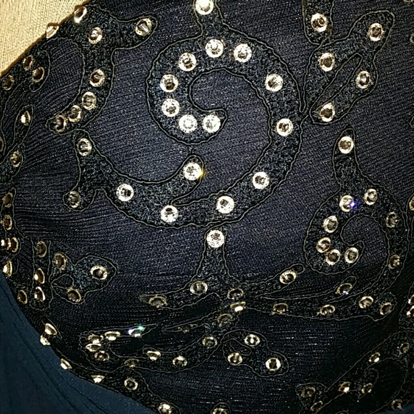 Dress - Picture 3 of 4